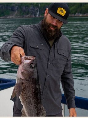 NWT Poncho The Nighthawk Shirt Charcoal Grey performance flannel L logo